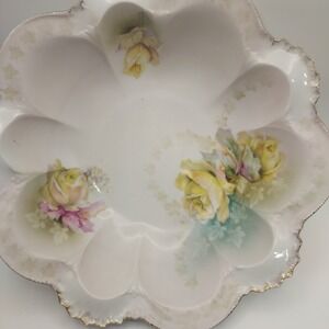 RS Prussia Bowl Floral Yellow Roses Antique Porcelain Scalloped Gold‎ Accent